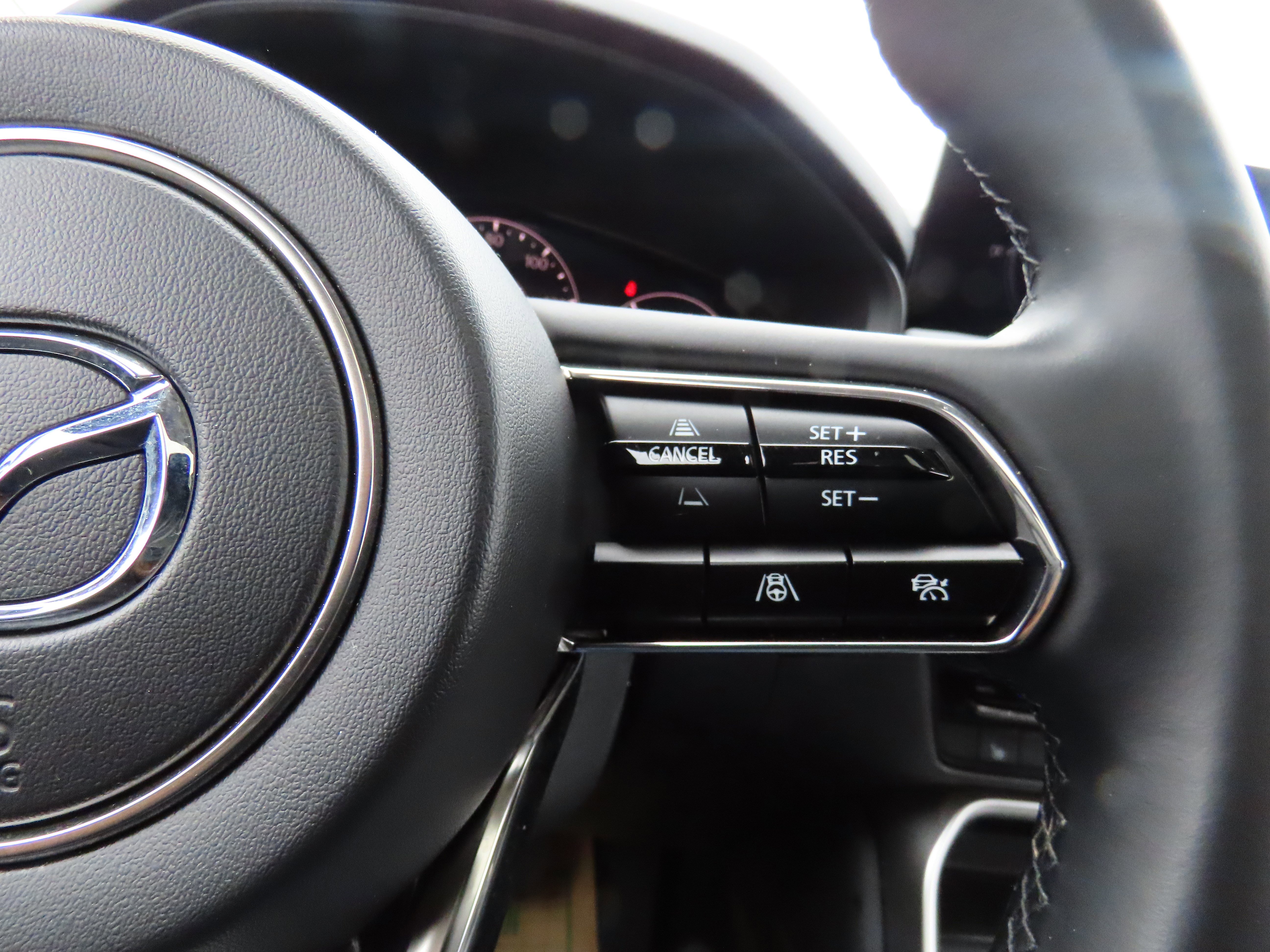 Certified 2025 MAZDA CX-90 Plug-In Hybrid w/Premium Sport image 37