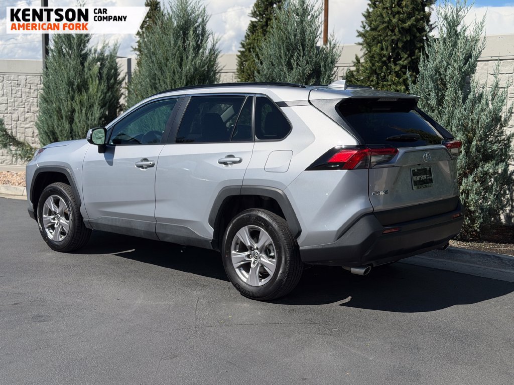 Used 2025 Toyota RAV4 XLE AWD/4WD image 5