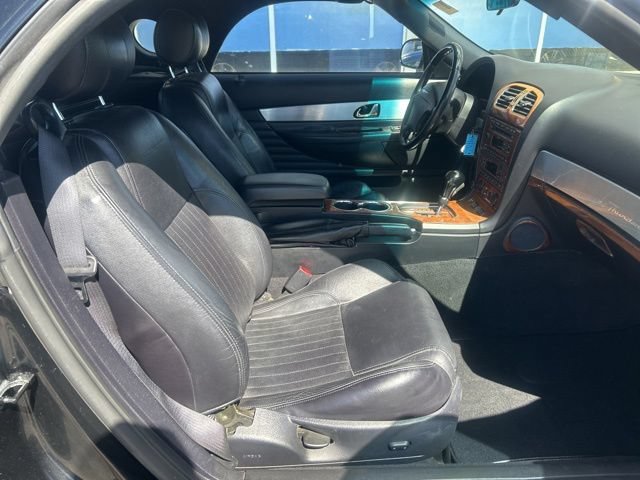 Used 2004 Ford Thunderbird RWD image 7