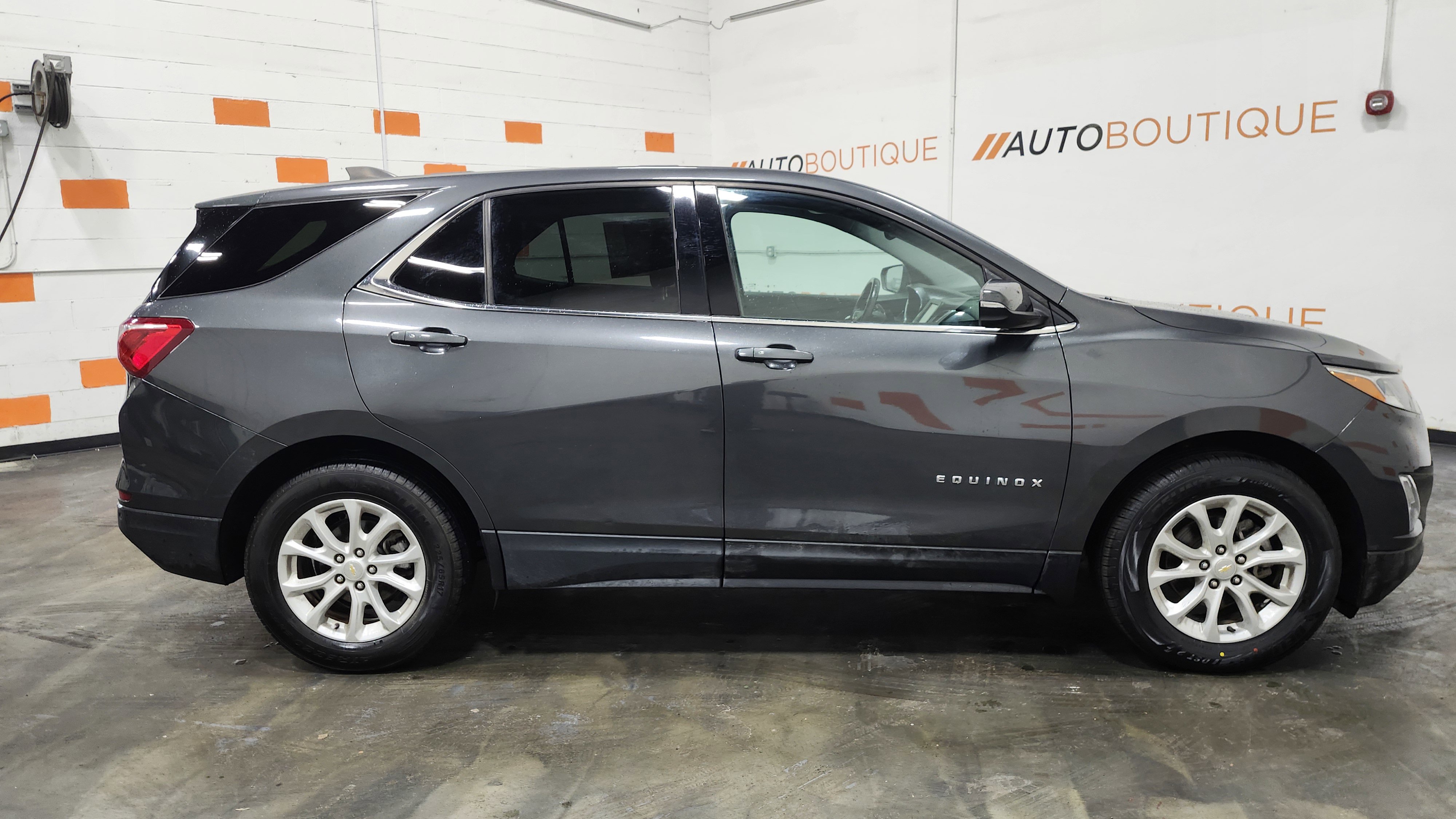 Used 2018 Chevrolet Equinox LT image 17