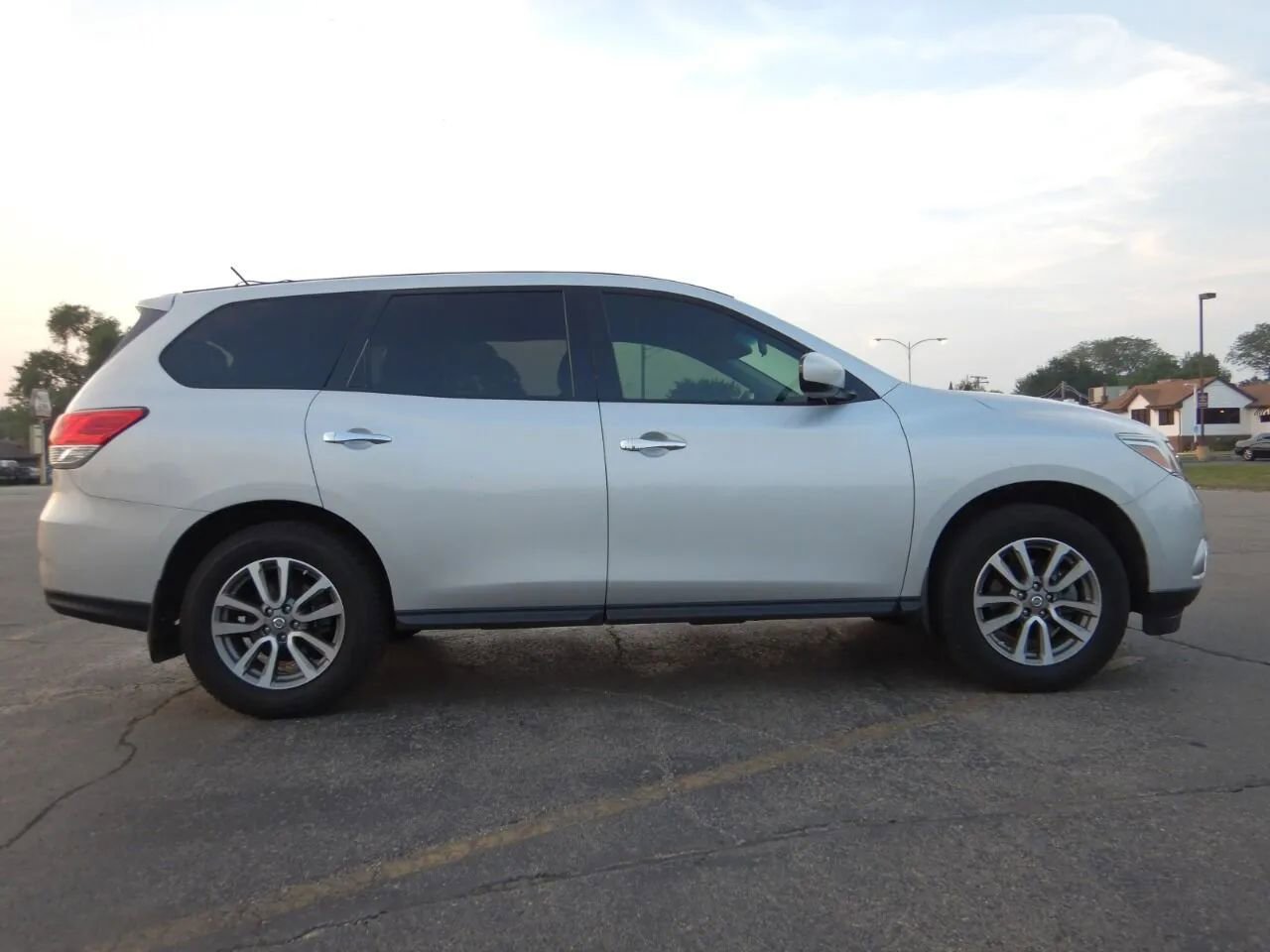 Used 2014 Nissan Pathfinder S image 6