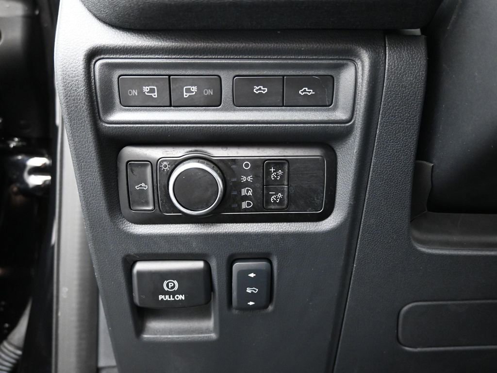 Used 2024 Ford F150 Lightning Lariat image 12