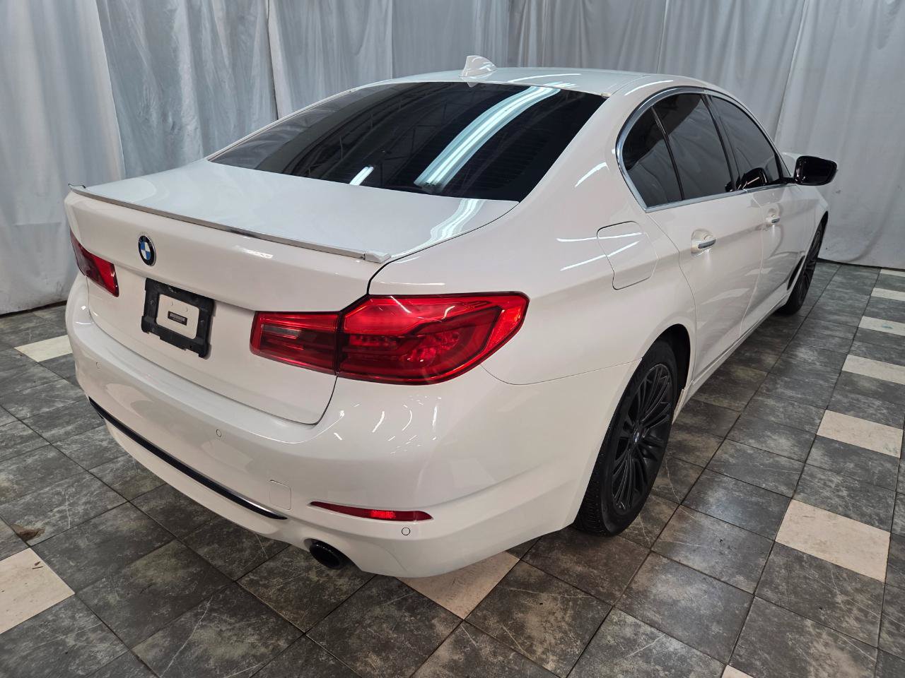 Used 2018 BMW 530i xDrive AWD/4WD image 5