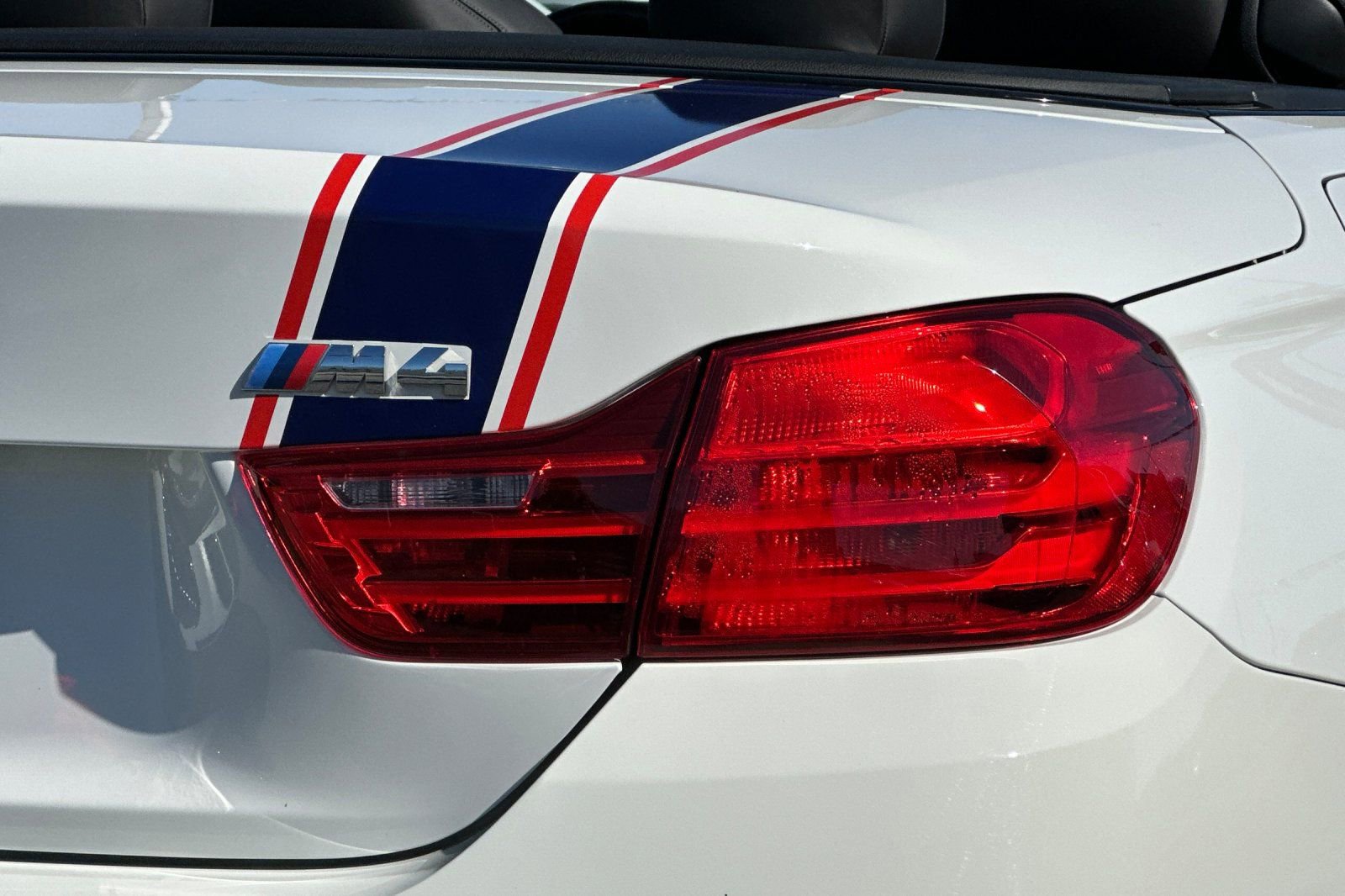 Used 2015 BMW M4 Convertible image 32