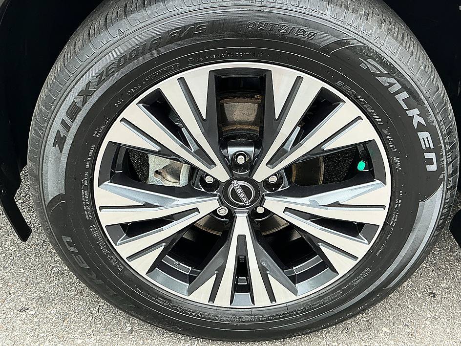 Certified 2023 Nissan Rogue SV FWD image 9