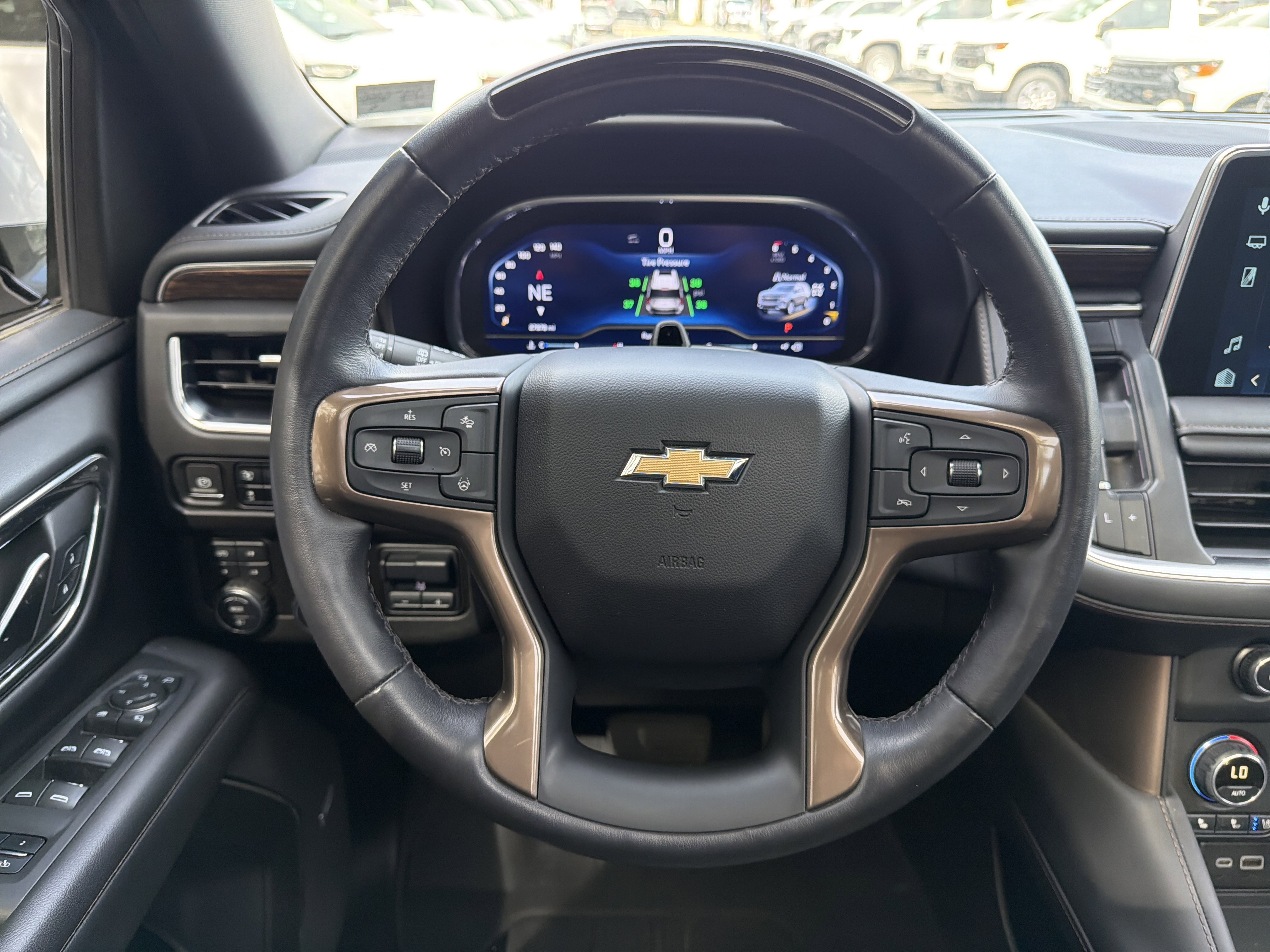 Used 2023 Chevrolet Tahoe High Country w/ Advanced Technology Package AWD/4WD image 18