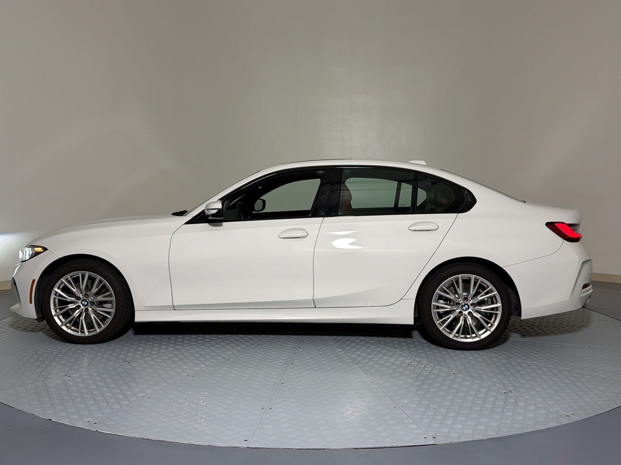 Certified 2023 BMW 330i Sedan w/ Driving Assistance Package RWD image 18