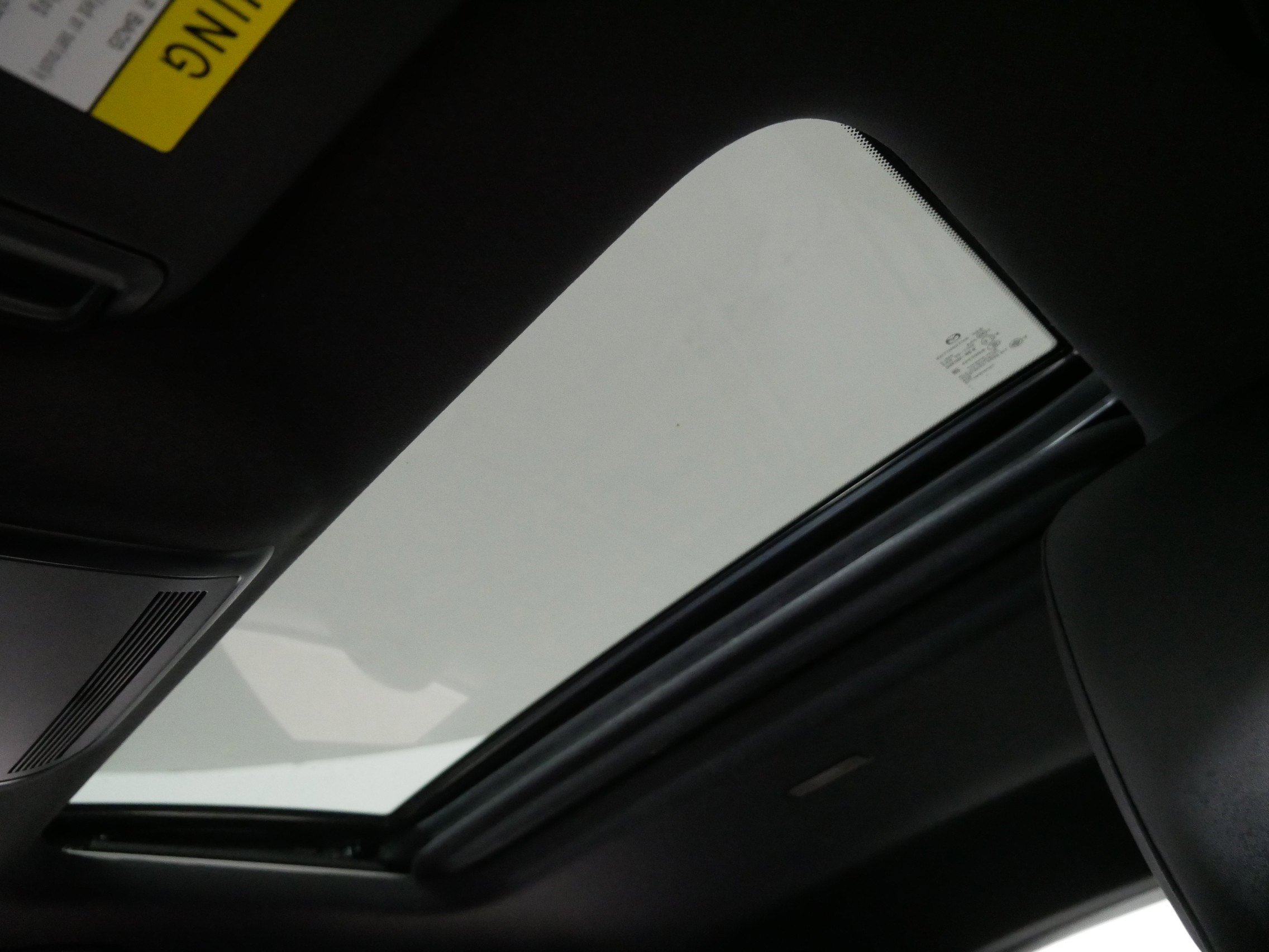 Used 2021 MAZDA MAZDA3 Hatchback w/Premium Plus Pkg image 32