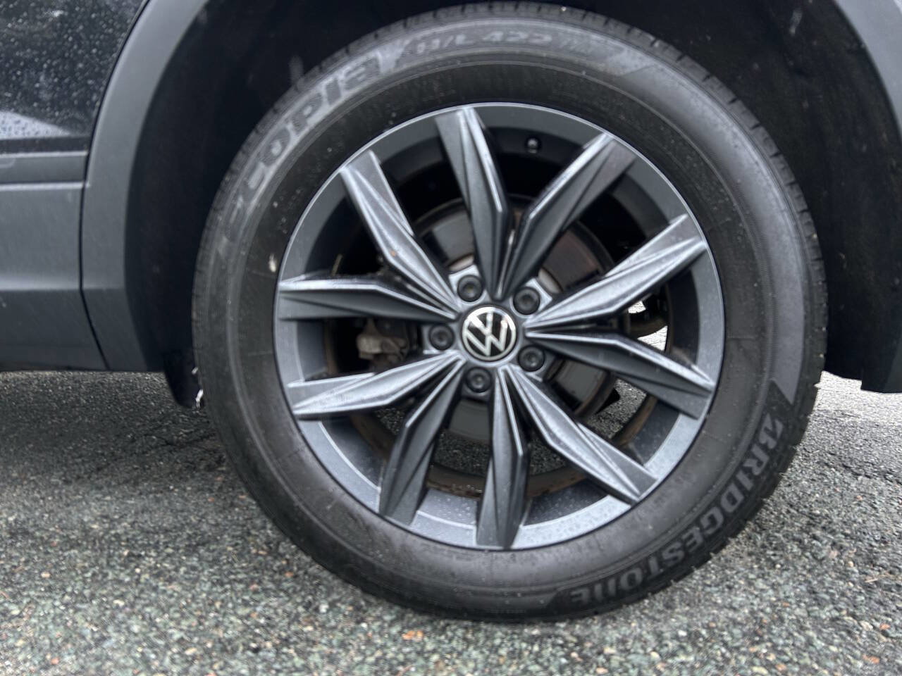 Used 2022 Volkswagen Tiguan SE image 40