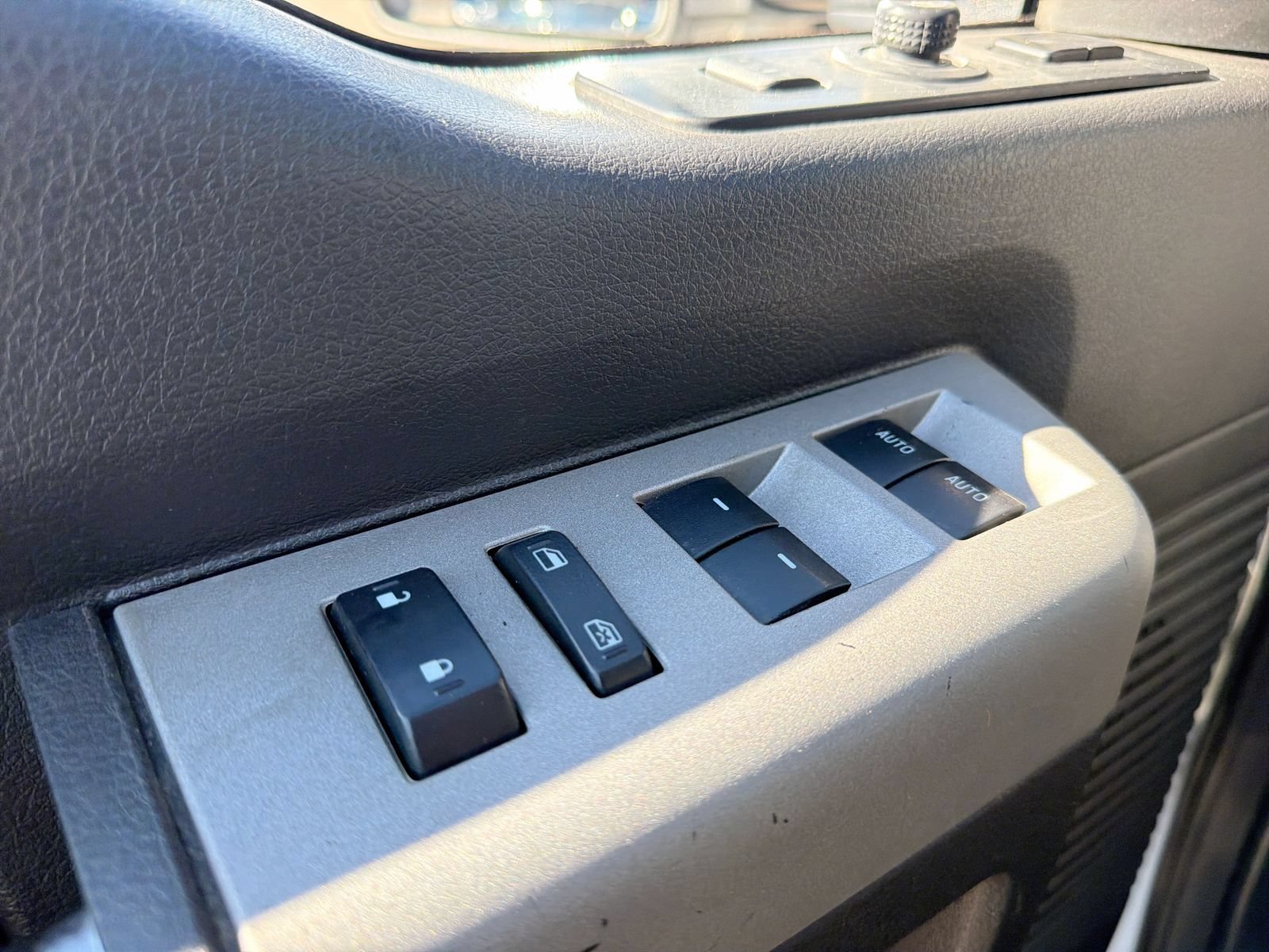 Used 2013 Ford F350 Lariat w/ Lariat Ultimate Pkg AWD/4WD image 23