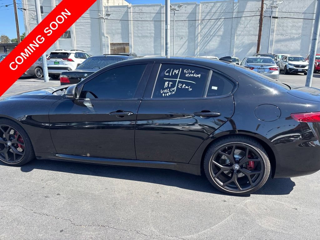 Used 2020 Alfa Romeo Giulia w/ Nero Edizione RWD image 11