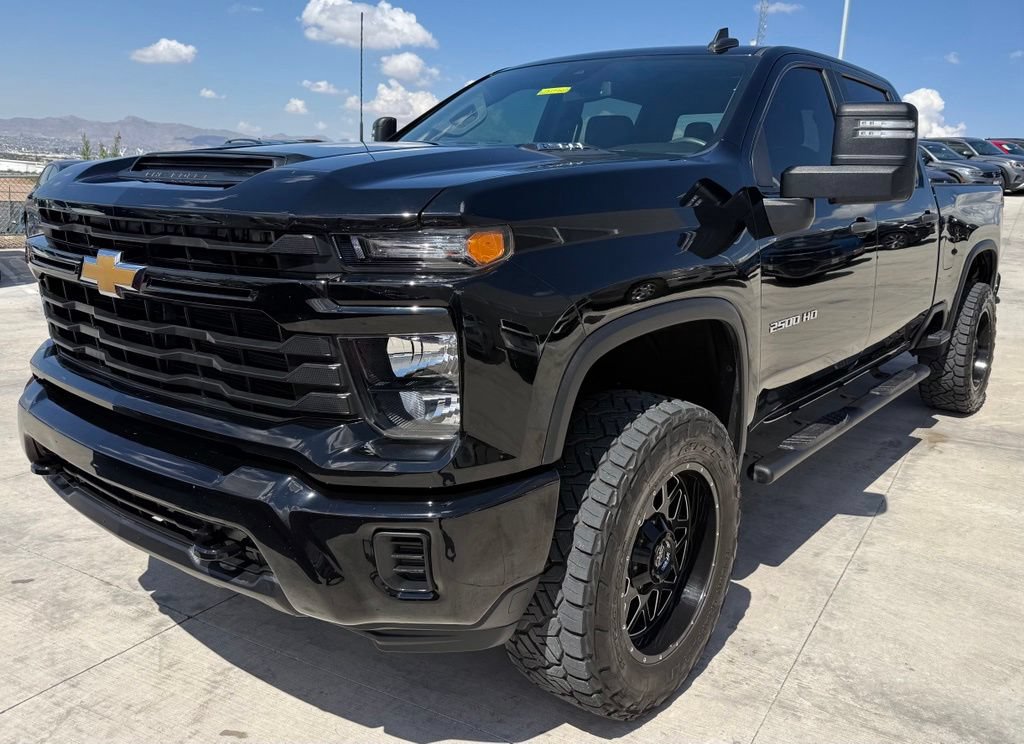 Used 2024 Chevrolet Silverado 2500 Custom w/ Custom Value Package AWD/4WD image 2
