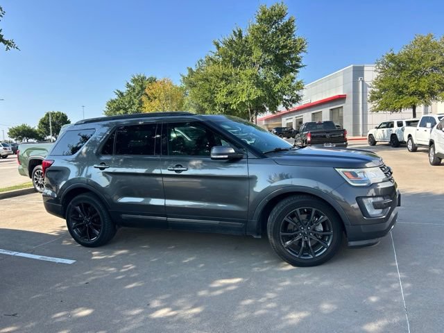 Used 2017 Ford Explorer XLT w/ Equipment Group 202A FWD video 2