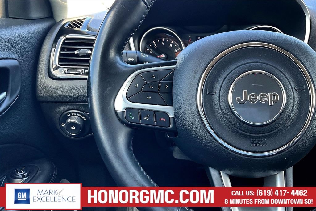 Used 2019 Jeep Compass Latitude FWD image 11