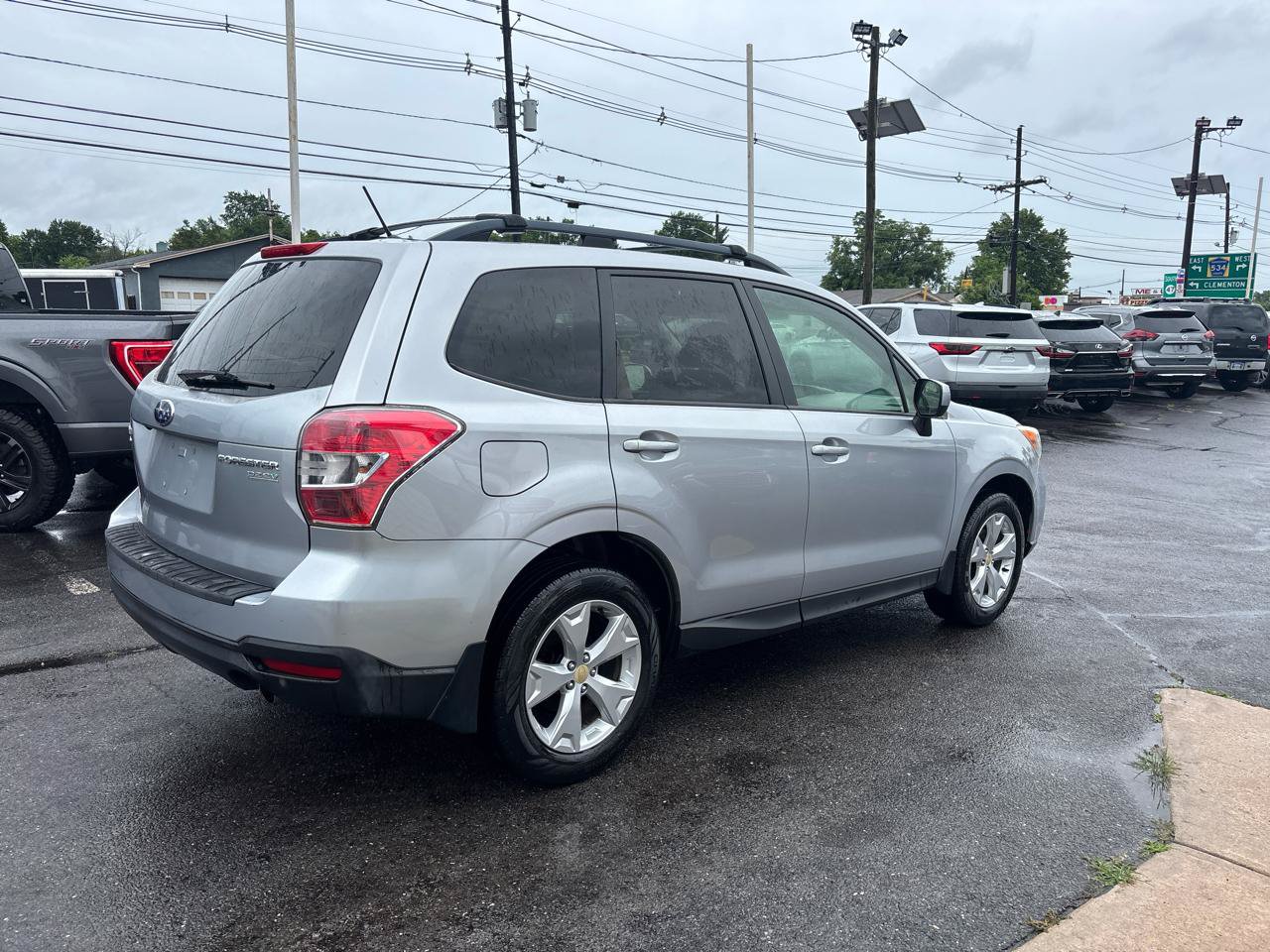 Used 2015 Subaru Forester 2.5i Premium w/ Popular Package #2 AWD/4WD image 8