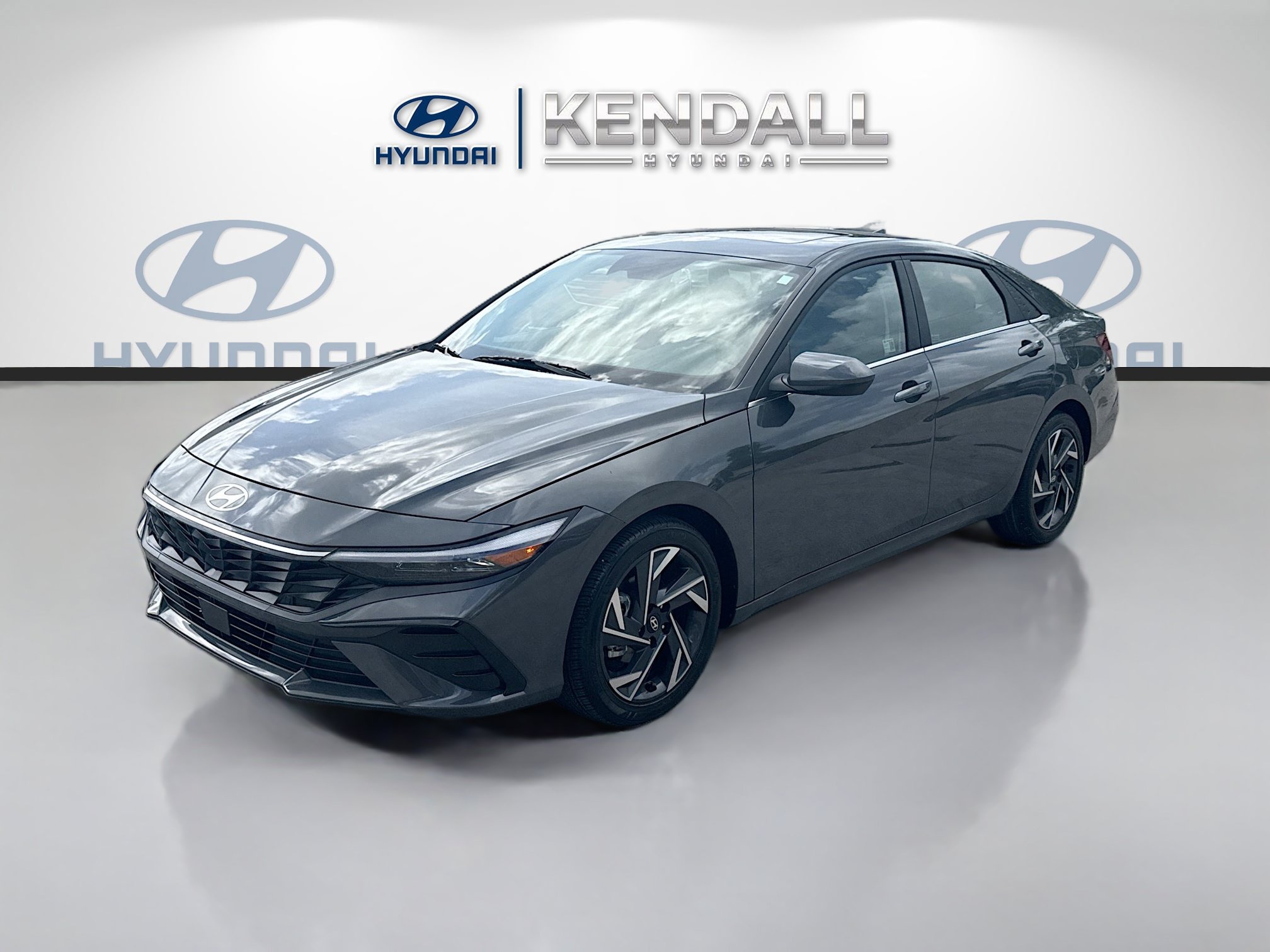 Used 2025 Hyundai Elantra SEL FWD image 3