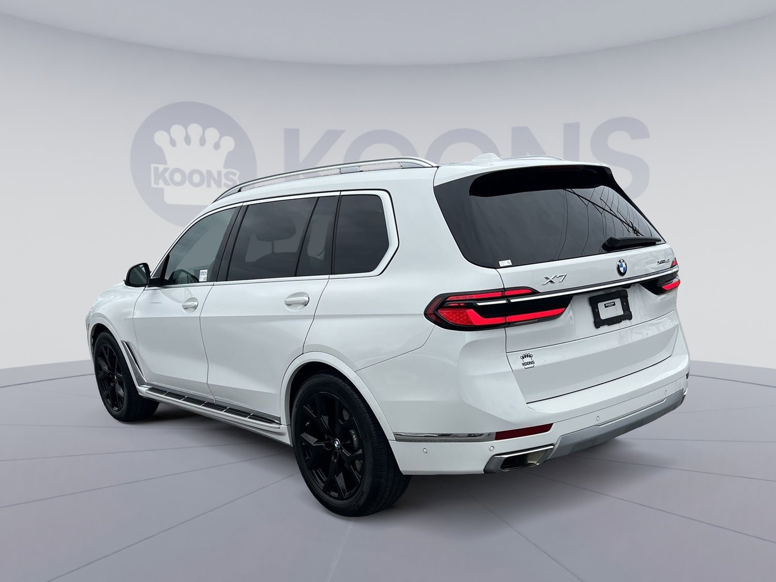 Used 2024 BMW X7 xDrive40i w/ Premium Package image 4