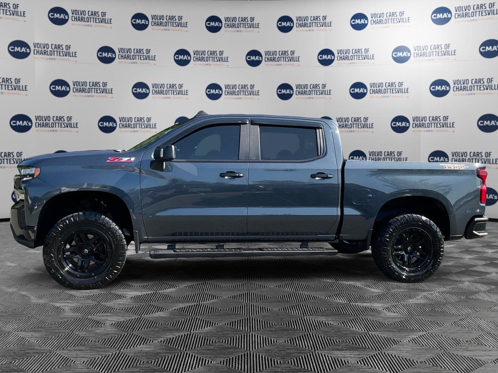 Used 2021 Chevrolet Silverado 1500 LT Trail Boss w/ Convenience Package II AWD/4WD image 2