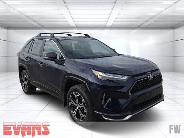 New 2025 Toyota RAV4 XSE w/ Weather Package