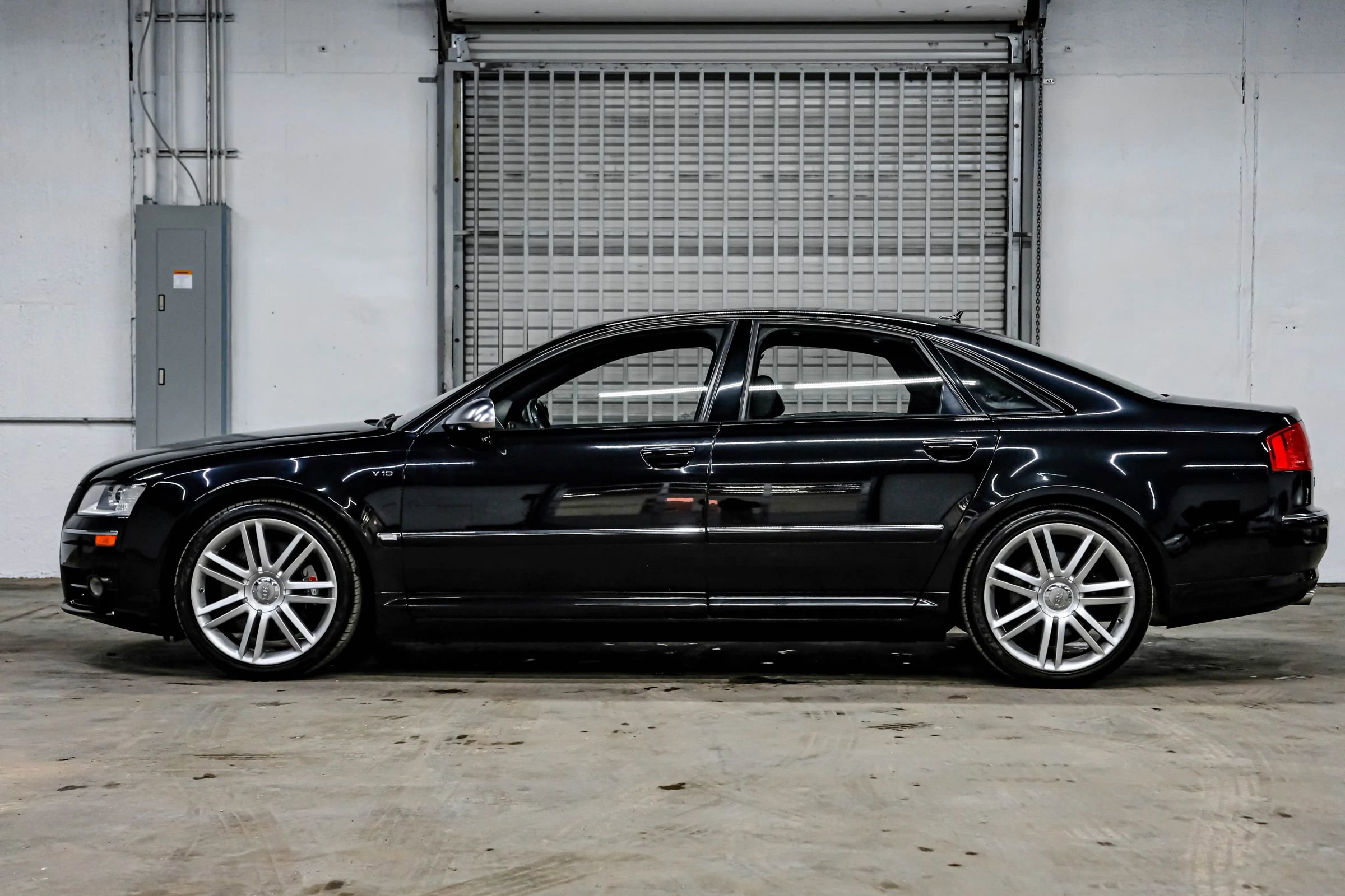 Used 2007 Audi S8 image 11