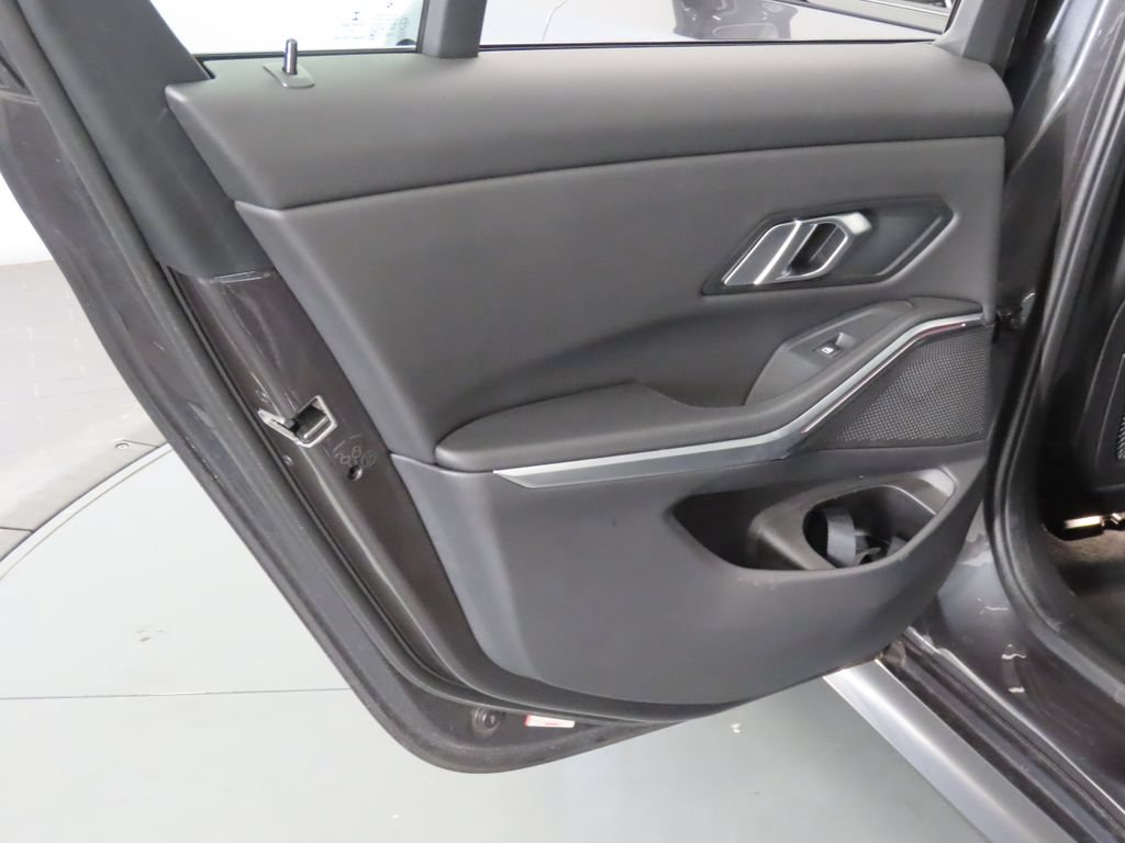 Used 2022 BMW 330i Sedan w/ Driving Assistance Package RWD image 41