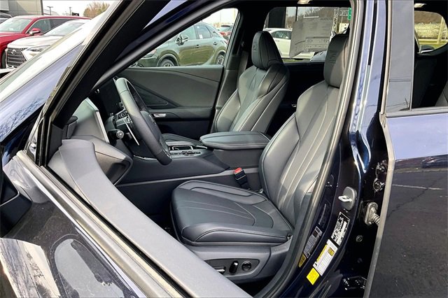 New 2025 Lexus TX 500h AWD image 9