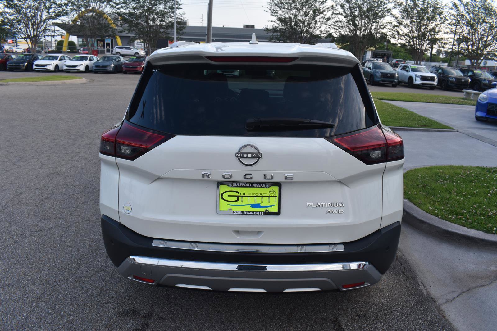Used 2023 Nissan Rogue Platinum w/ Platinum Premium Package AWD/4WD image 10