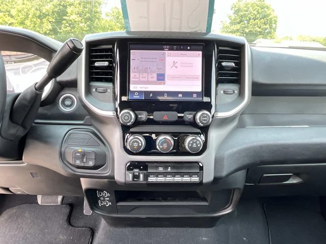 New 2025 RAM 2500 Big Horn AWD/4WD image 17