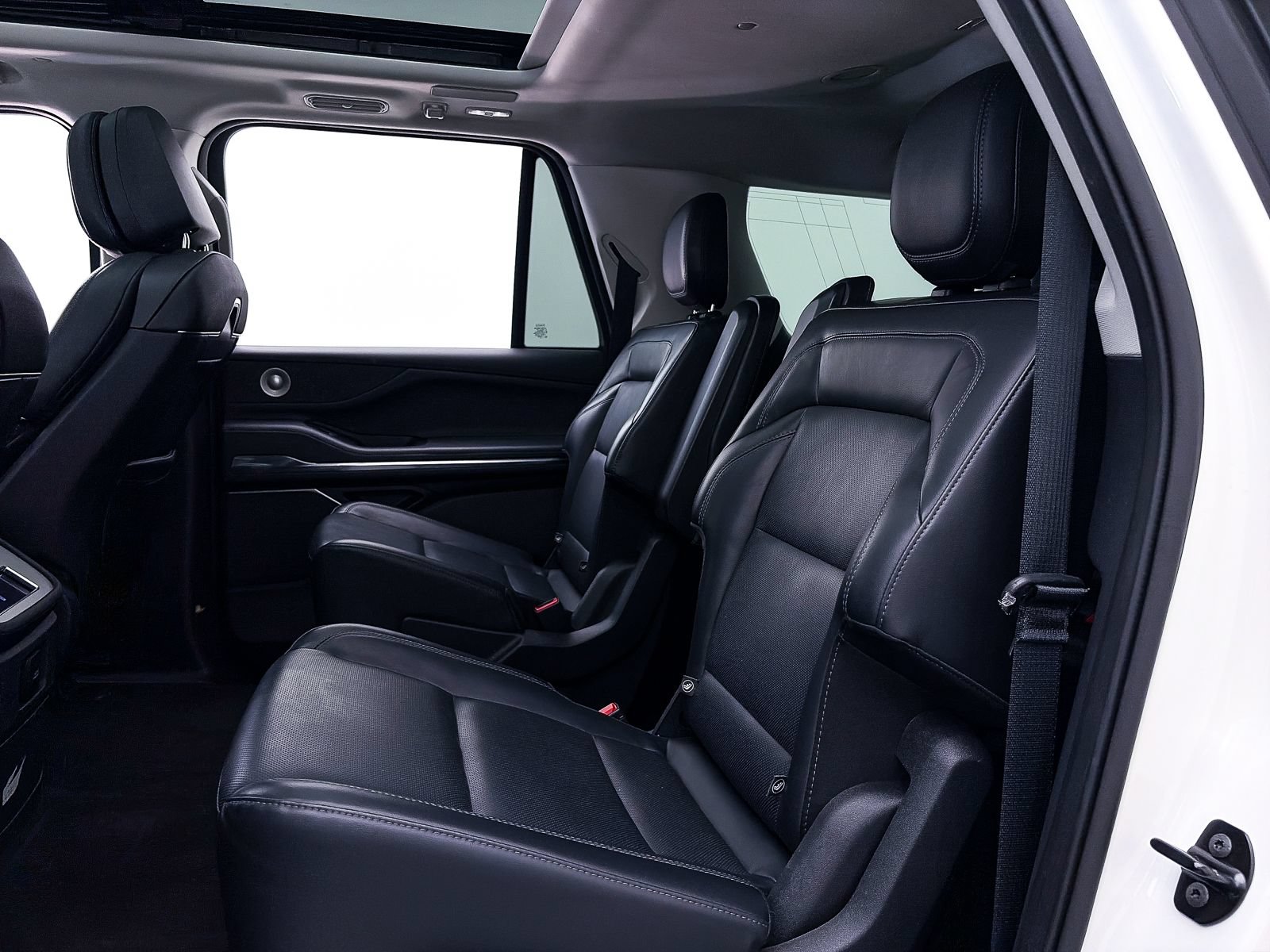 Used 2025 Lincoln Navigator L Reserve AWD/4WD image 46