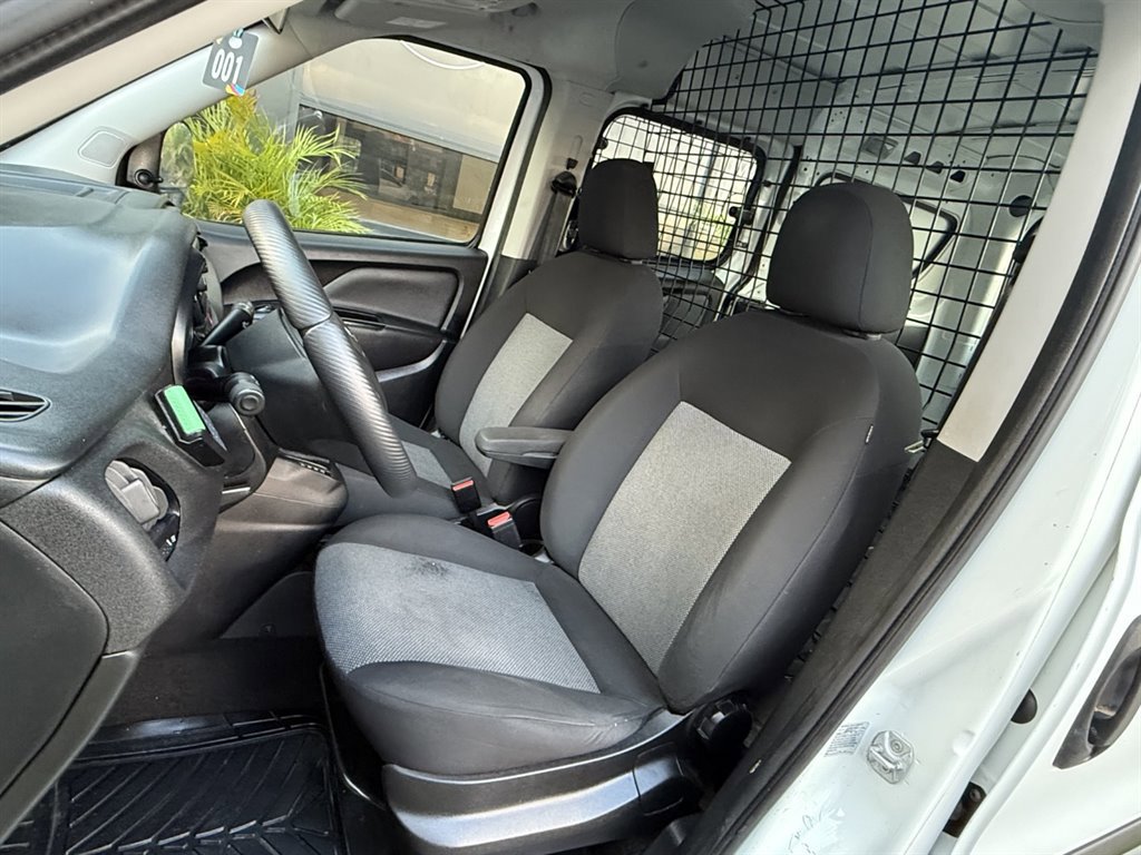 Used 2020 RAM ProMaster City Tradesman w/ Window Group 05 image 14