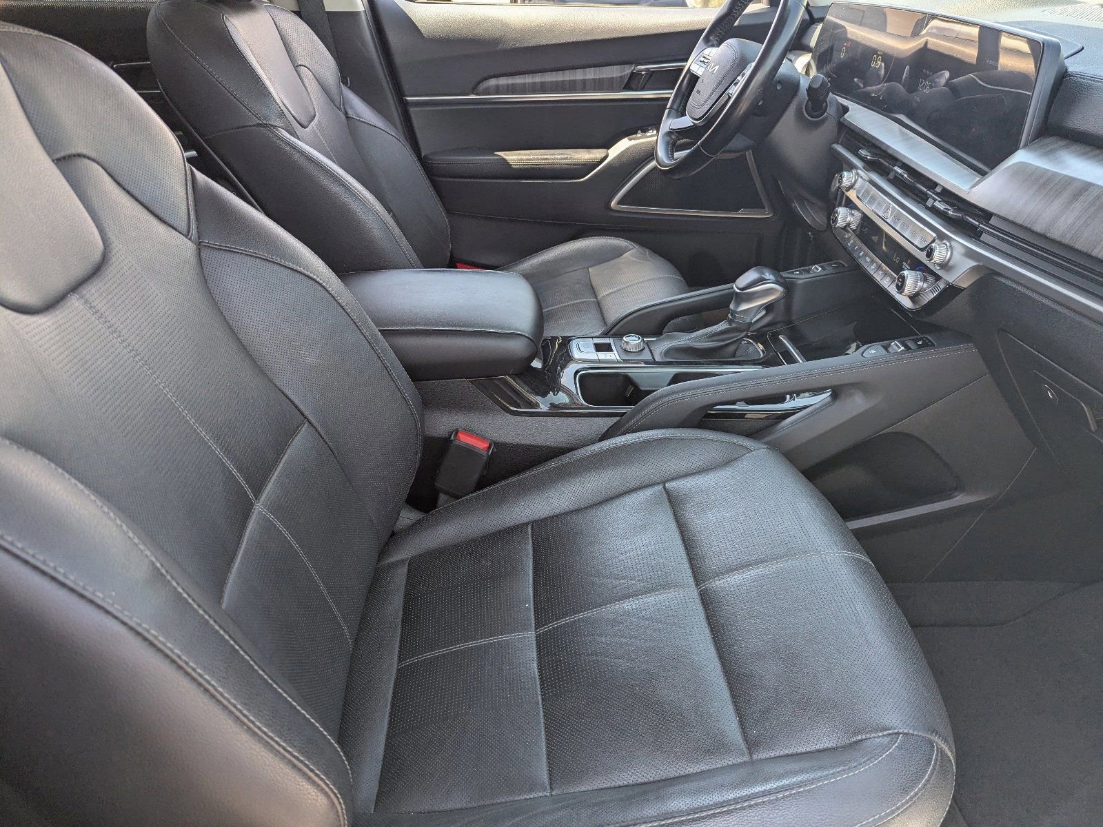 Used 2023 Kia Telluride EX image 12