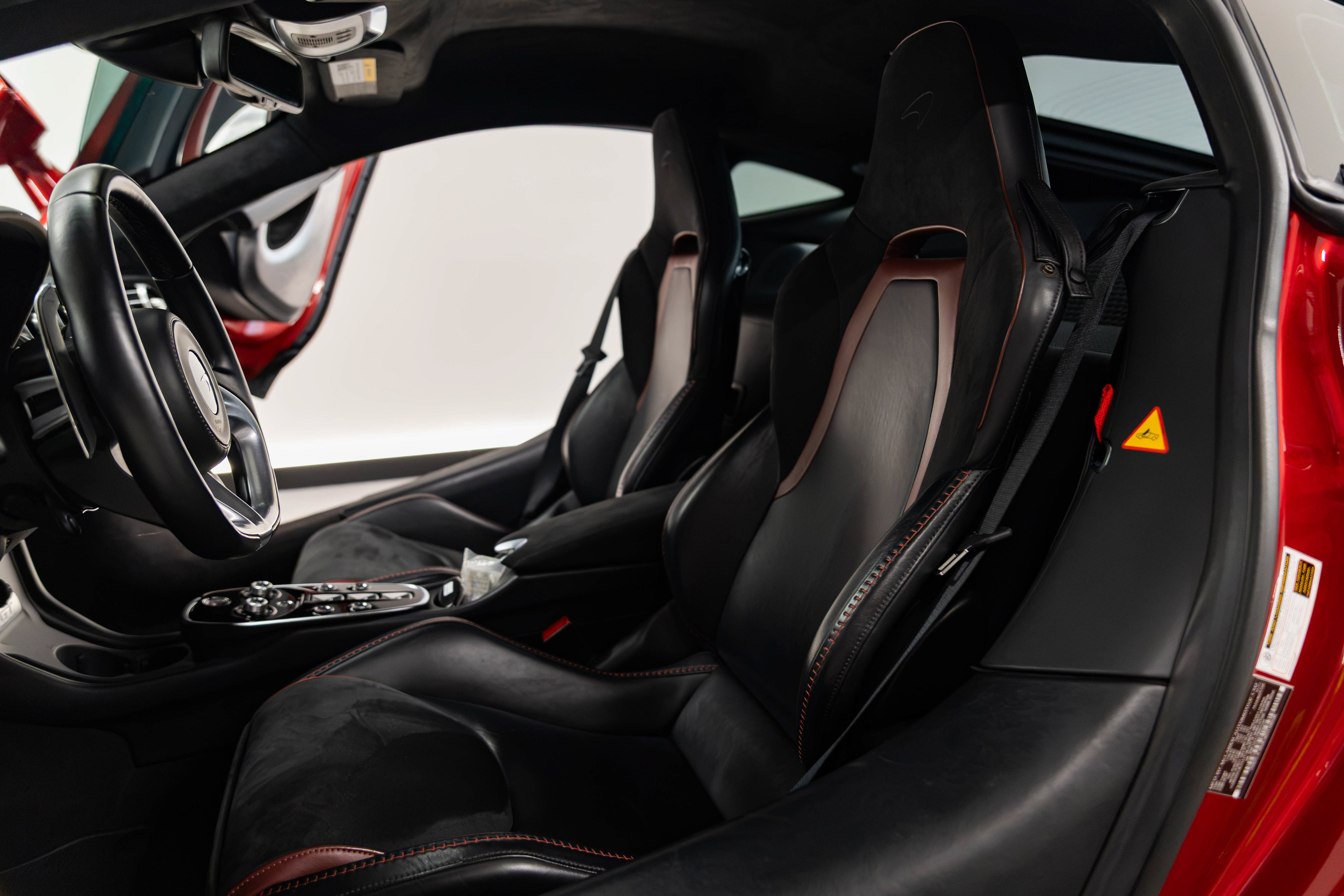 Used 2023 McLaren GT RWD image 14