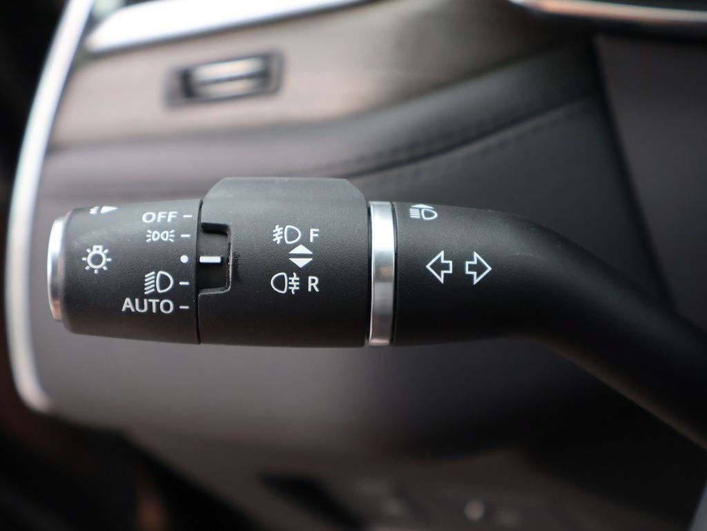Used 2023 Jaguar F-PACE S AWD/4WD image 35