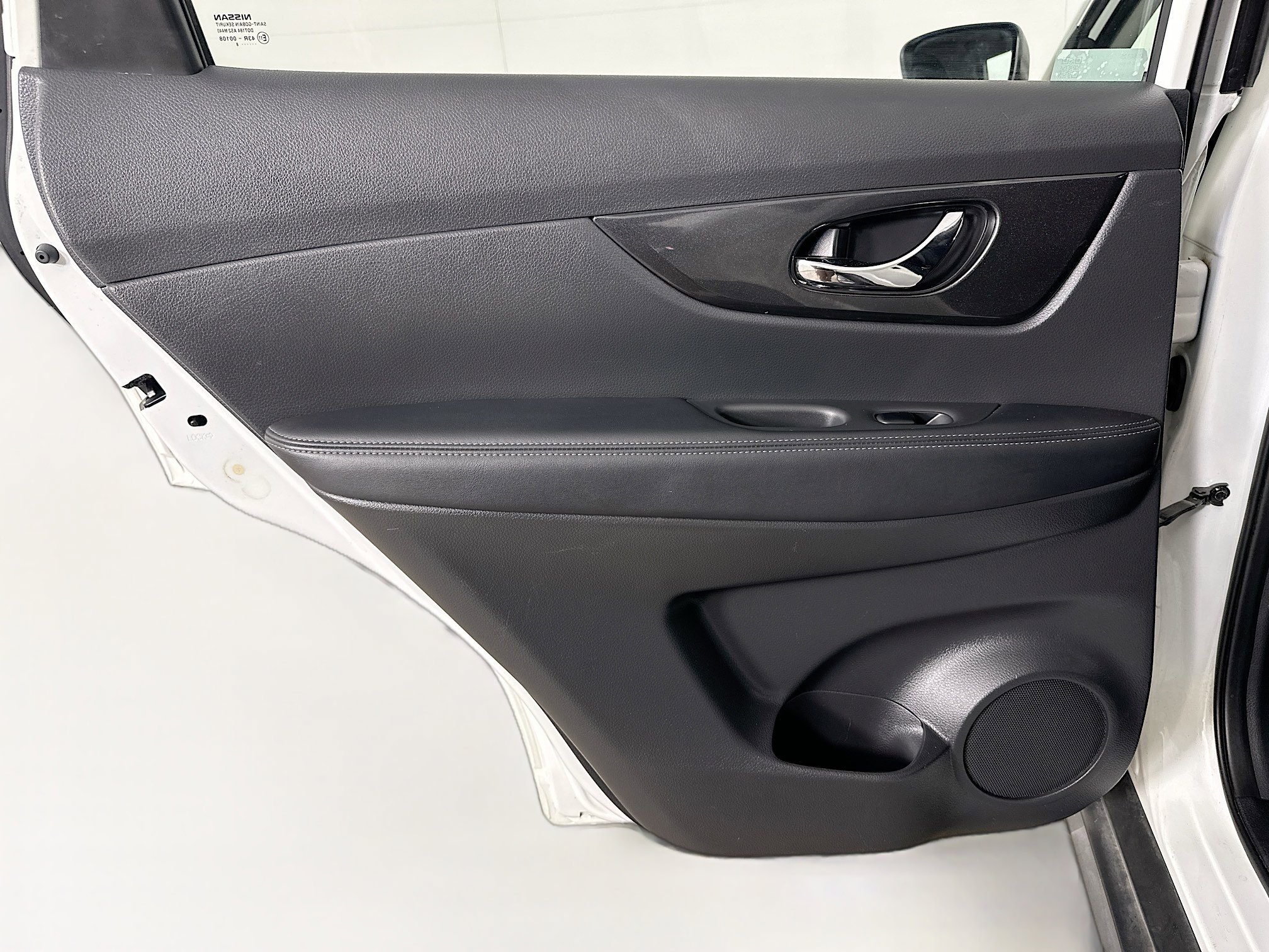 Used 2018 Nissan Rogue S image 25