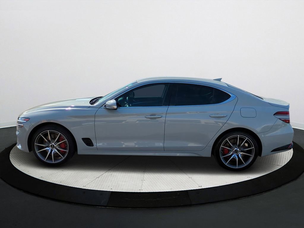 Used 2025 Genesis G70 2.5T image 7