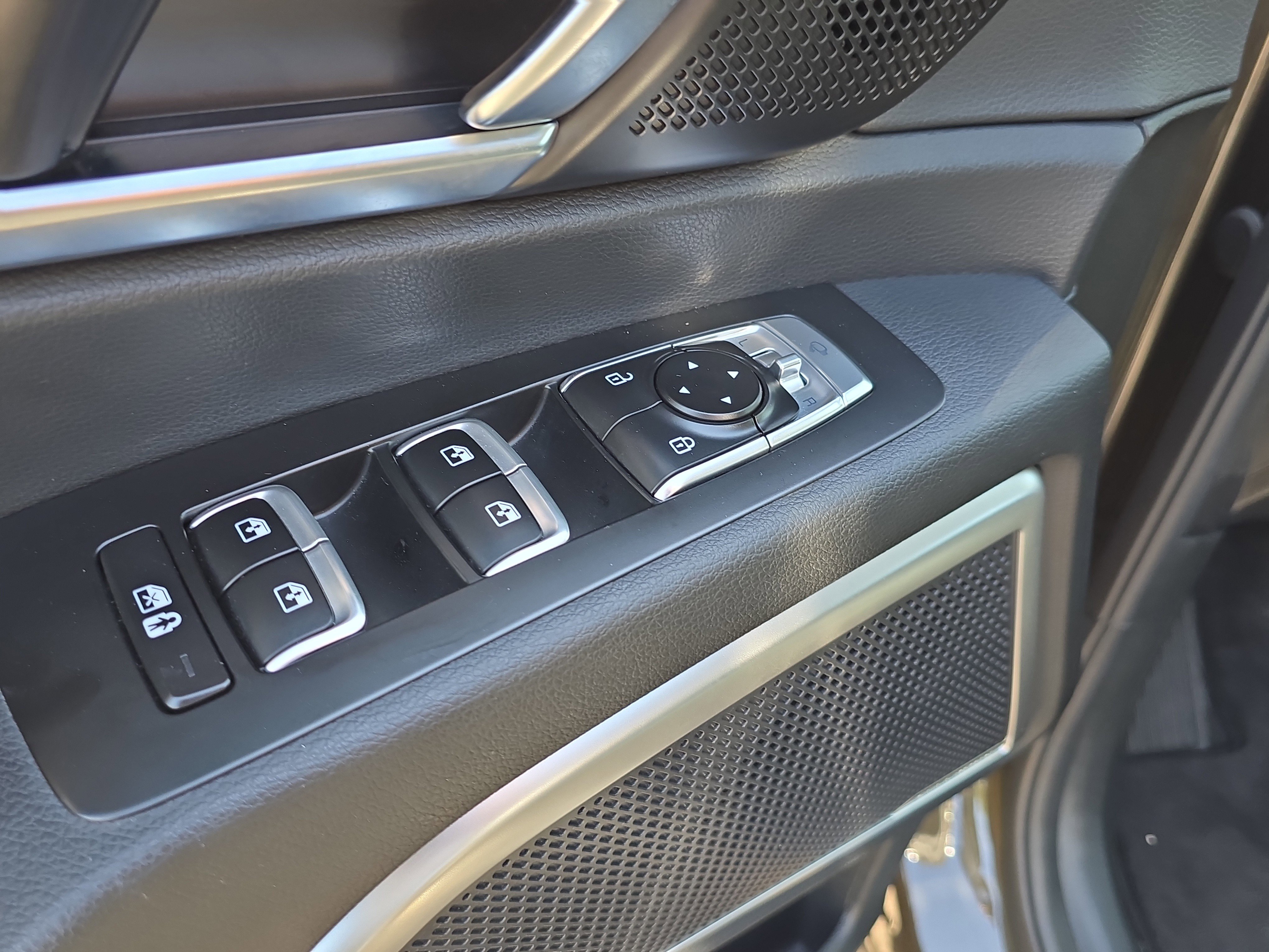 Certified 2023 Kia Telluride EX w/ EX Captain's Chair Package image 21