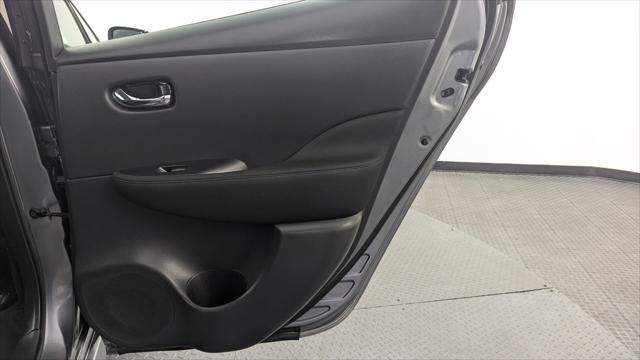 Used 2022 Nissan Leaf S image 18