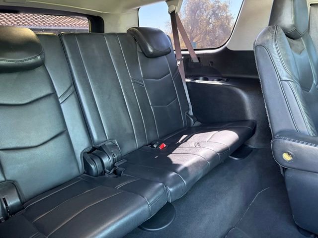 Used 2019 Cadillac Escalade ESV Luxury image 16