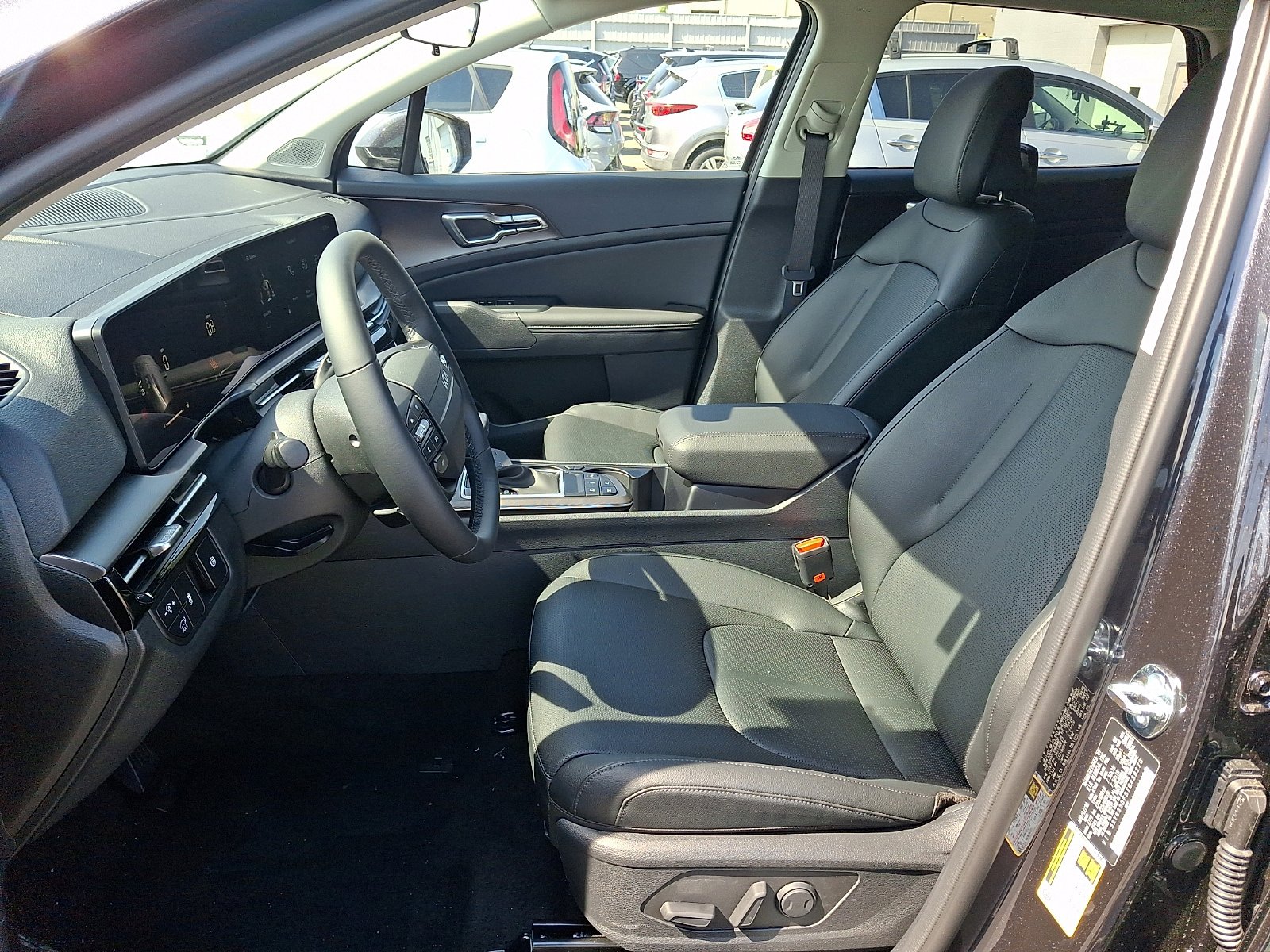 New 2026 Kia Sportage EX w/ EX Panorama Roof Package FWD image 9