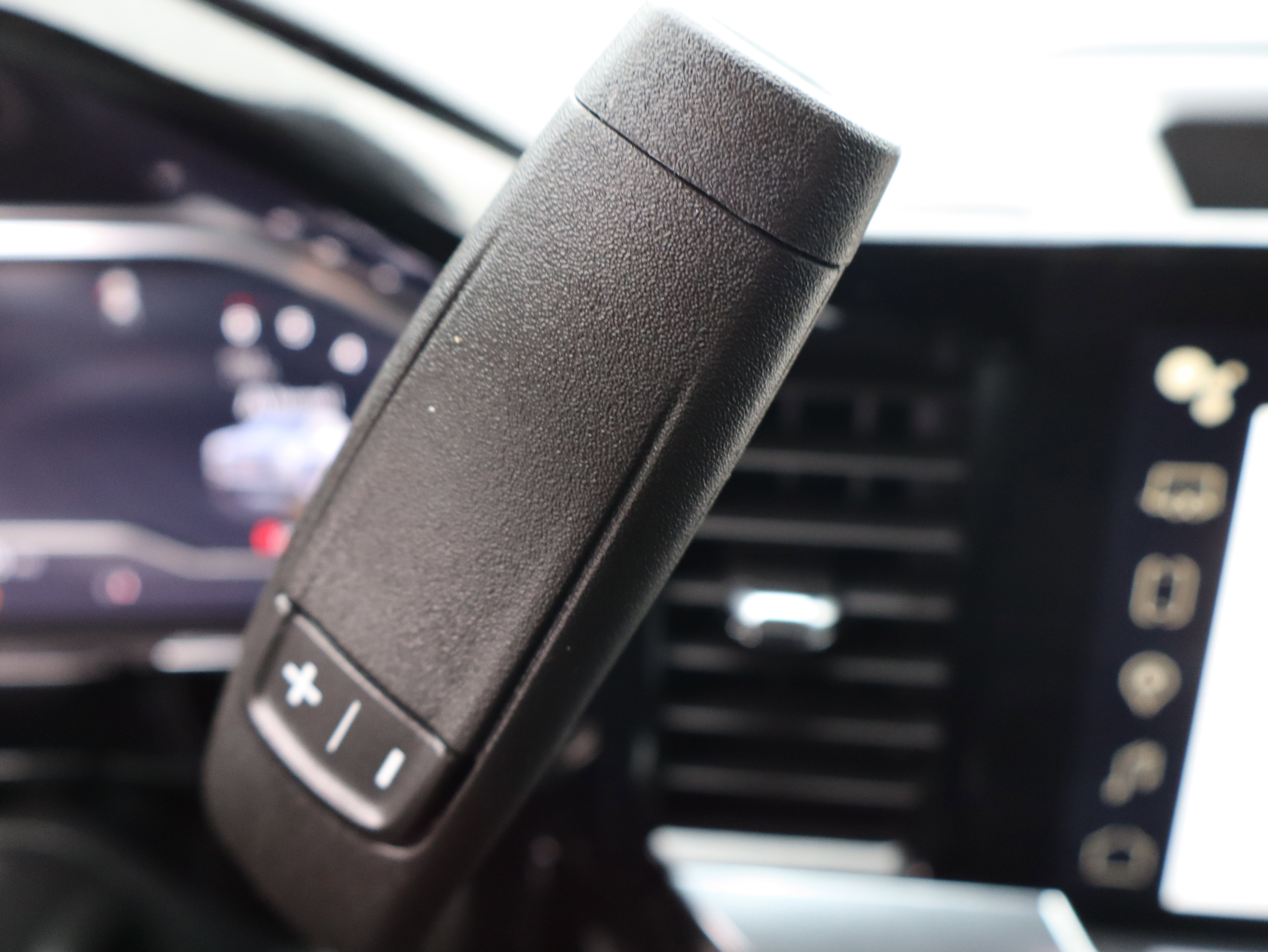 Used 2025 GMC Sierra 1500 Elevation AWD/4WD image 32