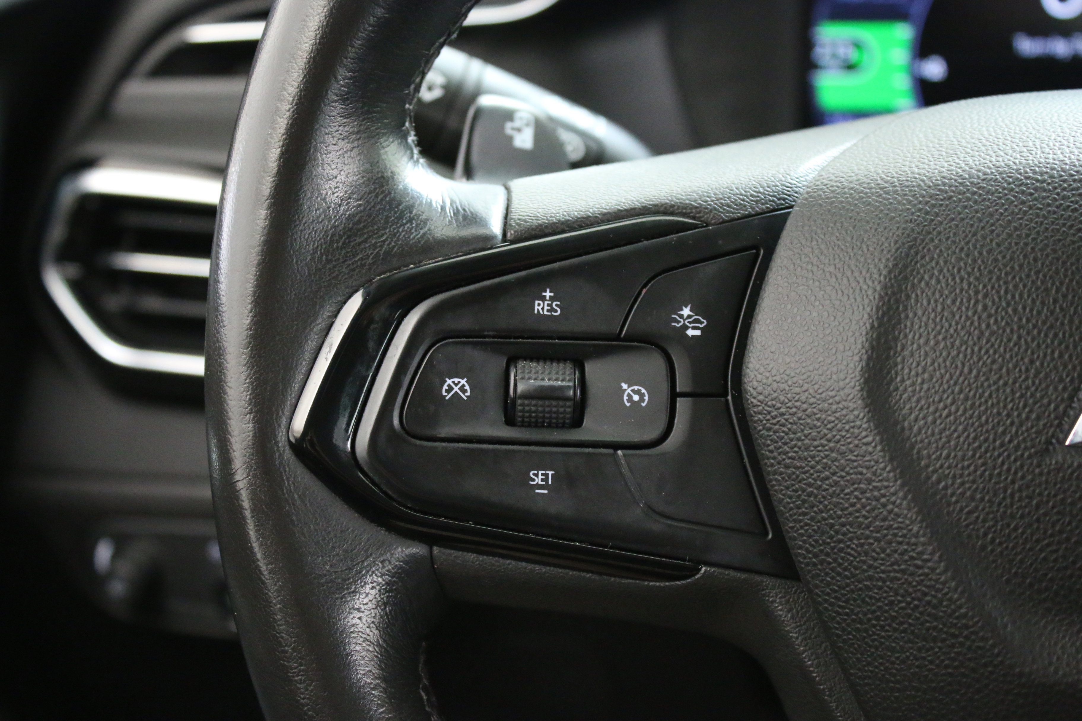 Used 2023 Chevrolet Bolt EUV LT w/ Convenience Package image 14