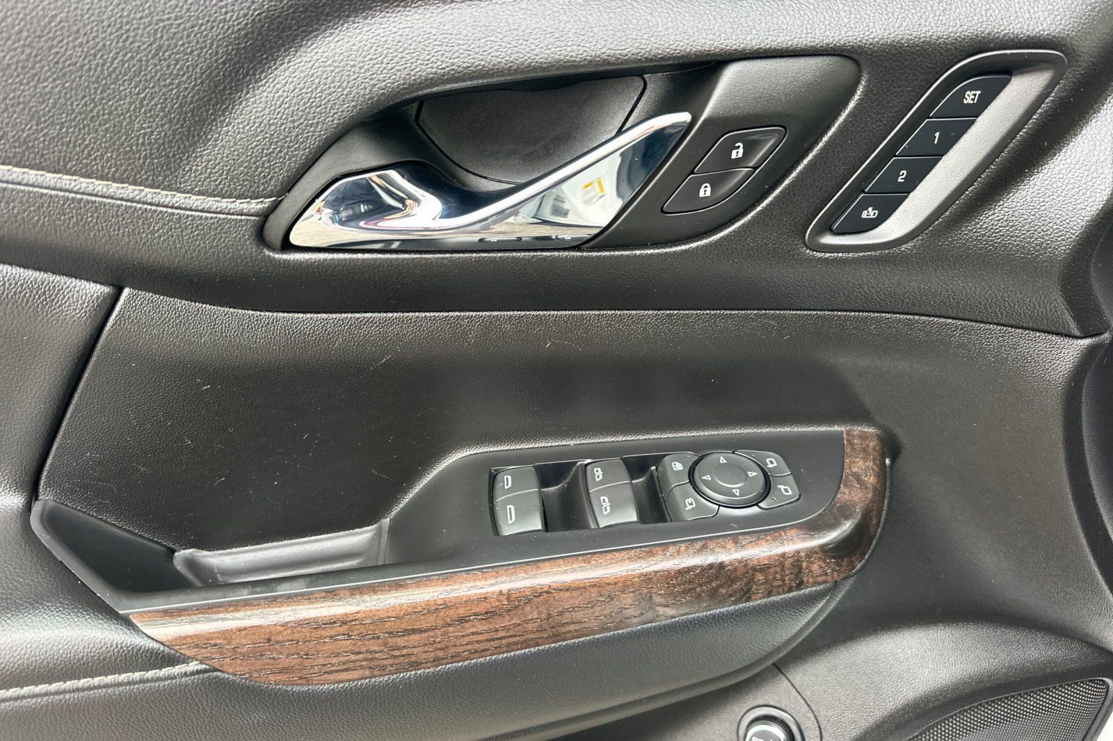 Certified 2023 GMC Acadia Denali image 11