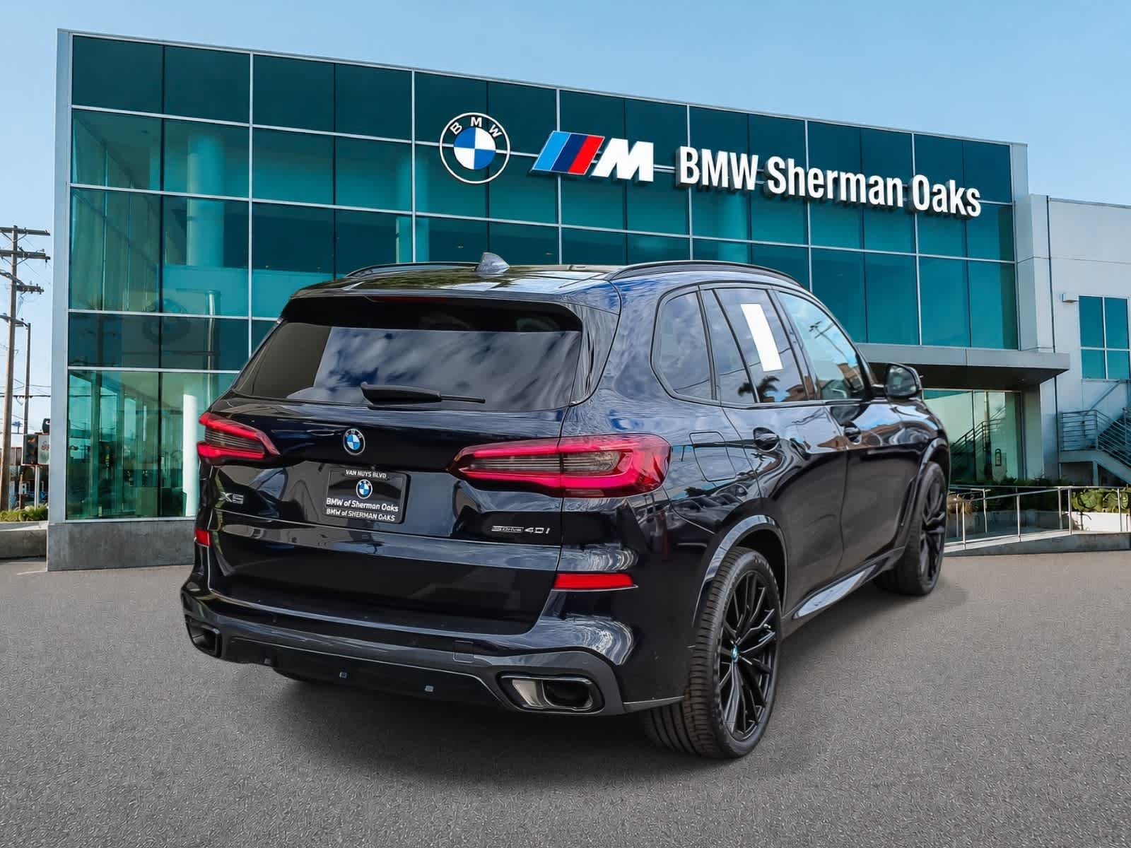 Used 2023 BMW X5 sDrive40i w/ M Sport Package RWD image 4