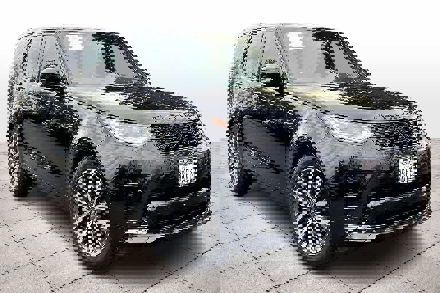 Used 2023 Land Rover Discovery S R-Dynamic image 2
