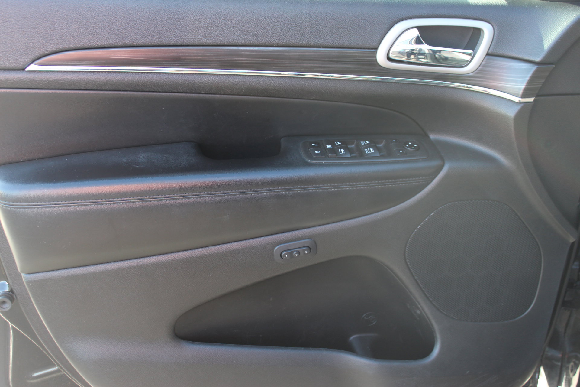 Used 2021 Jeep Grand Cherokee Limited w/ Luxury Group II image 11