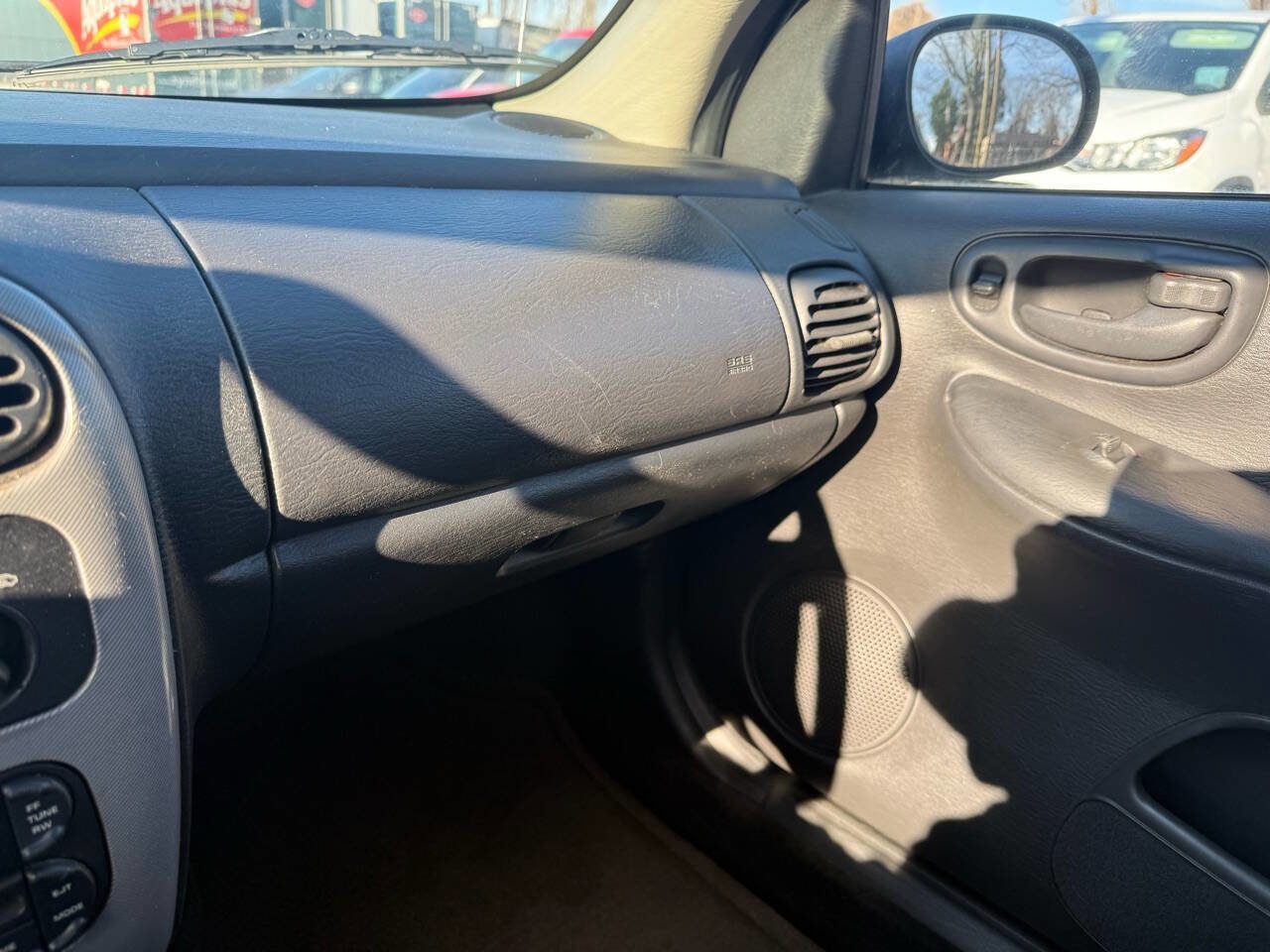 Used 2004 Dodge Neon SXT image 17