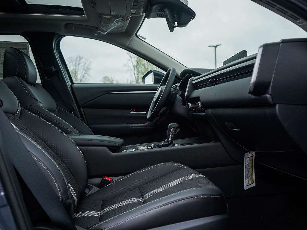 Used 2025 MAZDA CX-50 AWD 2.5 S w/ Premium Package image 11