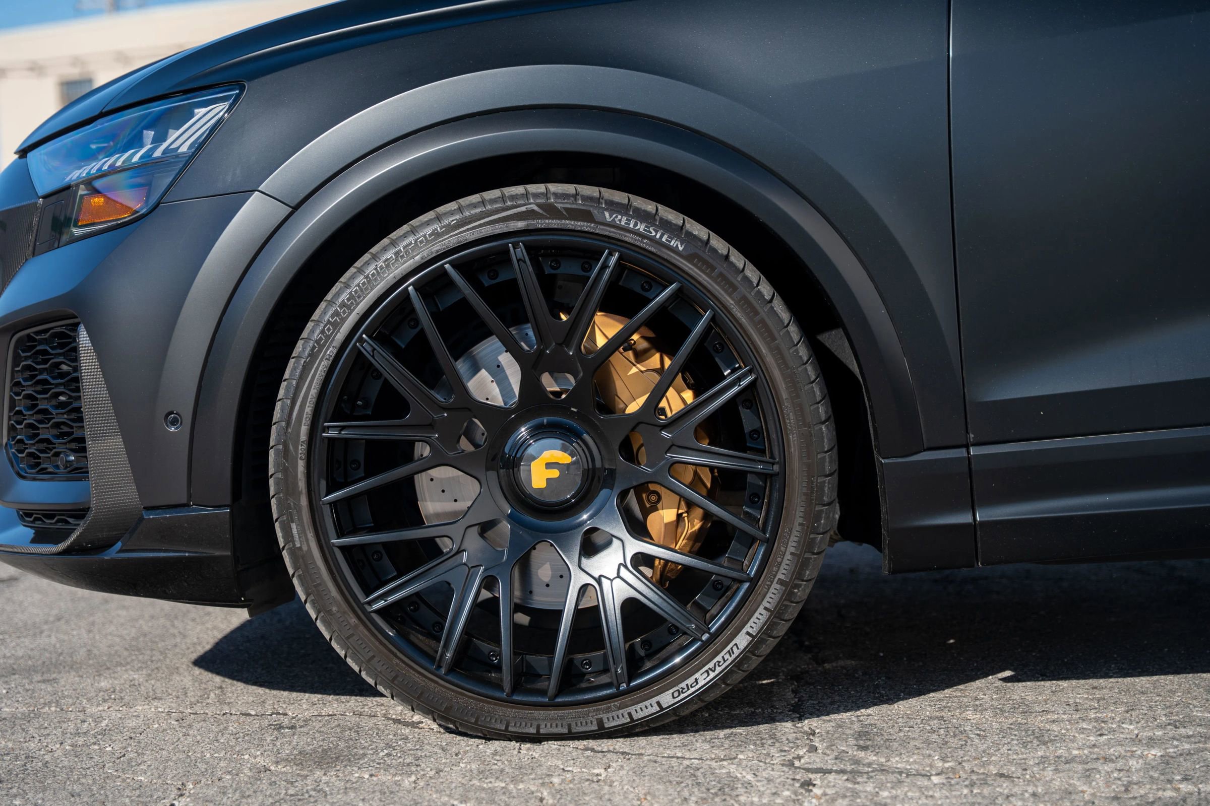 Used 2022 Audi RS Q8 w/ Carbon Optic Package image 5