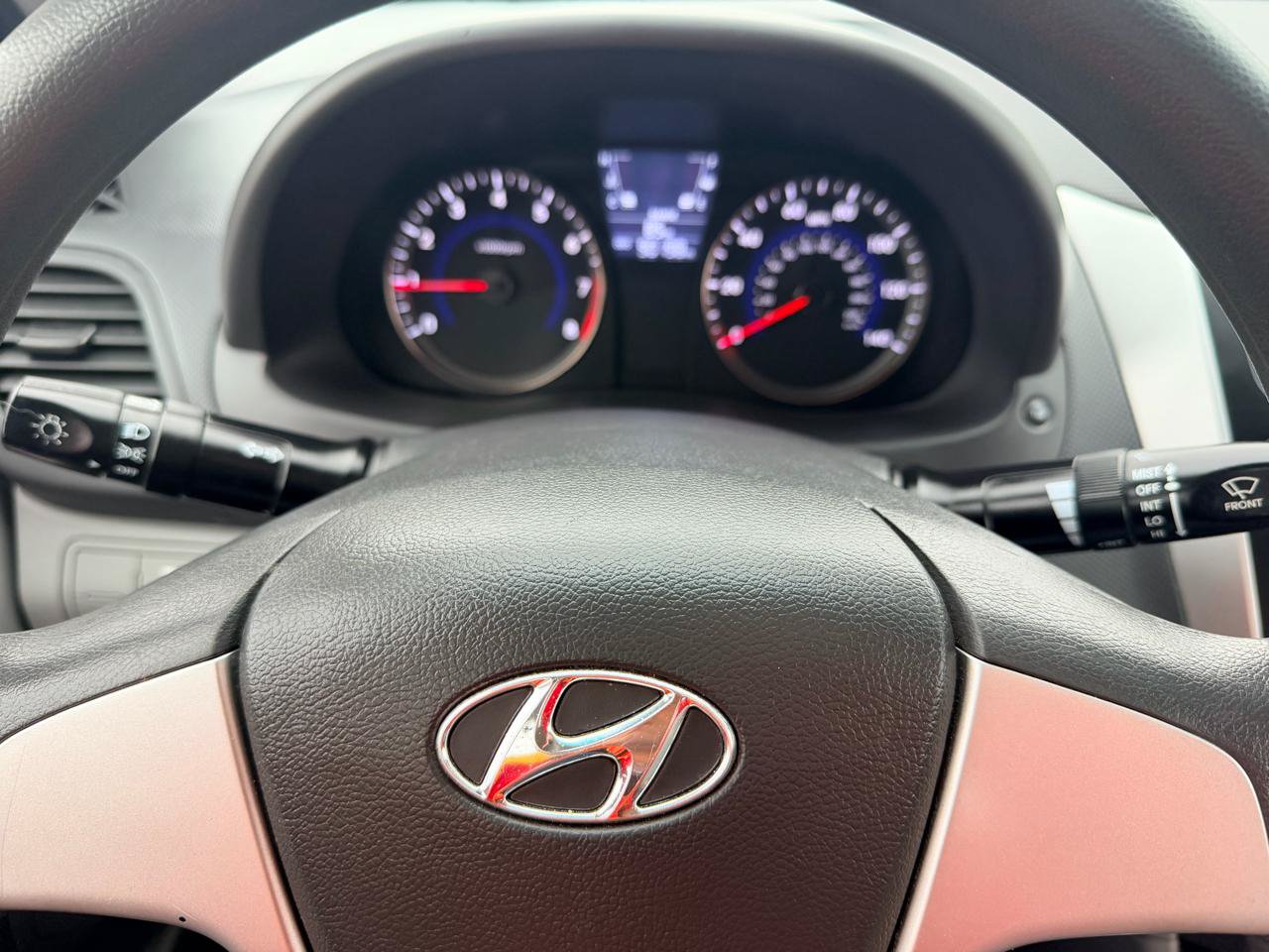 Used 2013 Hyundai Accent GLS FWD image 14