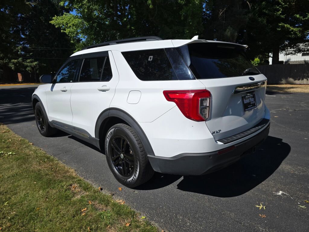 Used 2020 Ford Explorer XLT w/ Class III Trailer Tow Package image 4